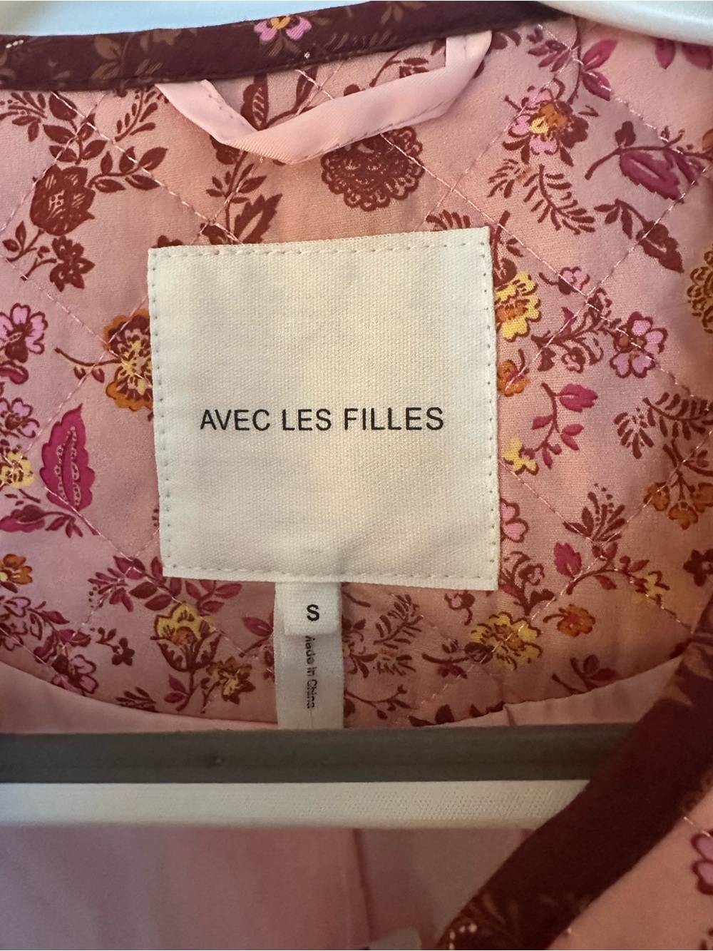 Avec Les Filles Pink Floral Quilted Bomber Jacket with Burgundy Trim - Picture 6 of 10